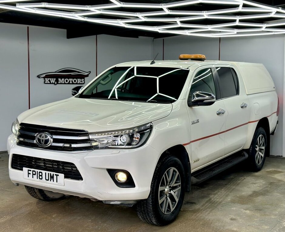 Toyota HILUX 2.4L Invincible FP18UMT White #6