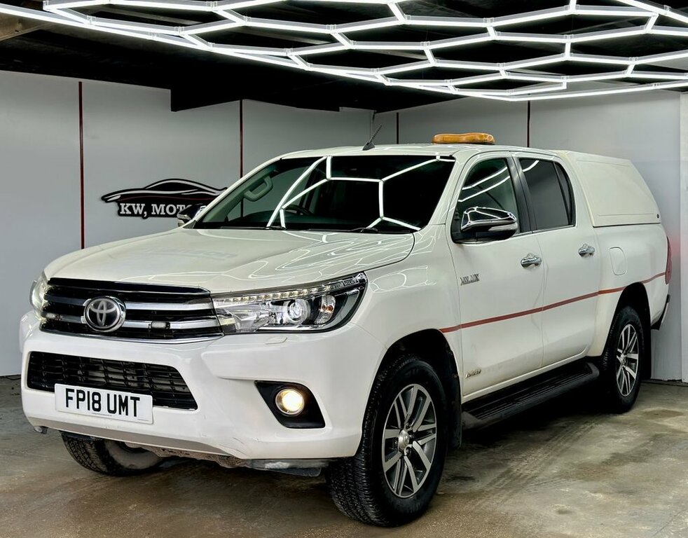 Toyota HILUX 2.4L Invincible FP18UMT White #5