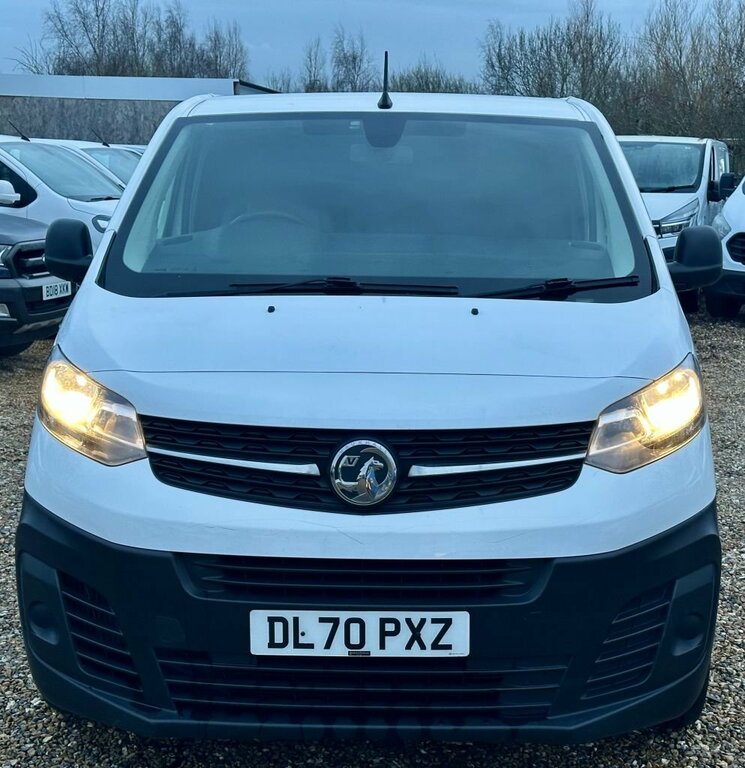 Vauxhall Vivaro 1.5L Dynamic 6Dr DL70PXZ White #5