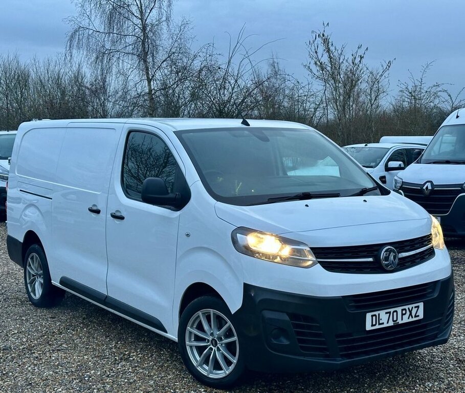 Vauxhall Vivaro 1.5L Dynamic 6Dr White