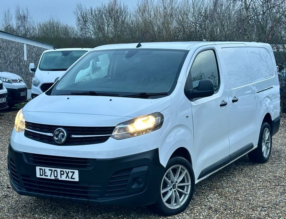 Vauxhall Vivaro 1.5L Dynamic 6Dr DL70PXZ White #6