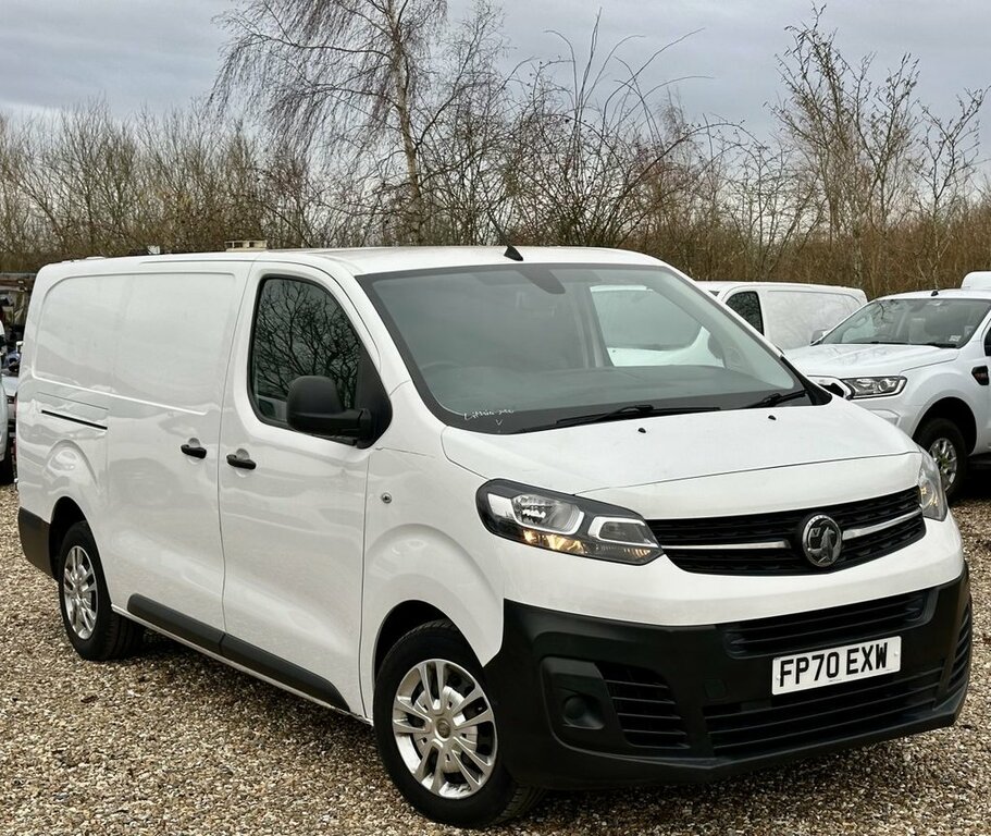 Vauxhall Vivaro 2L Dynamic 6Dr White