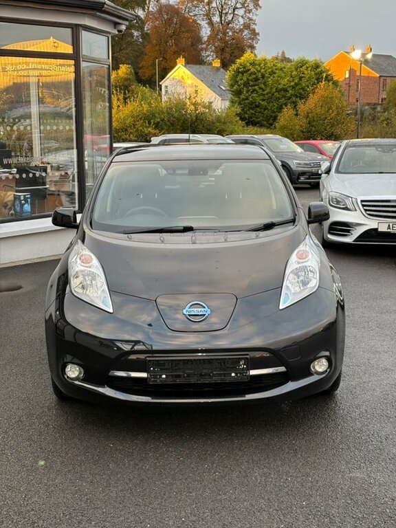 Nissan Leaf 30Kwh Acenta Hatchback 109 Bhp Black #4