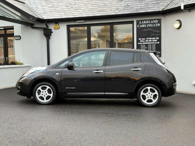 Nissan Leaf 30Kwh Acenta Hatchback 109 Bhp Black #2