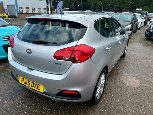 Kia Ceed 1.6 Crdi 2 Hatchback Euro 5 126 B Silver #3