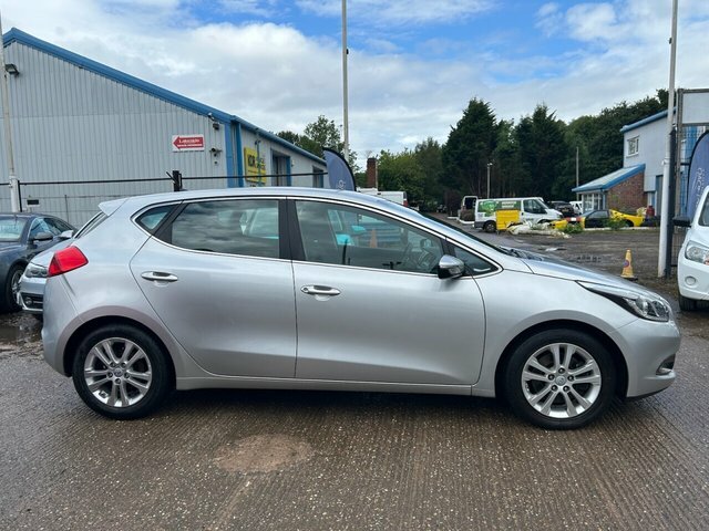 Kia Ceed 1.6 Crdi 2 Hatchback Euro 5 126 B Silver #2