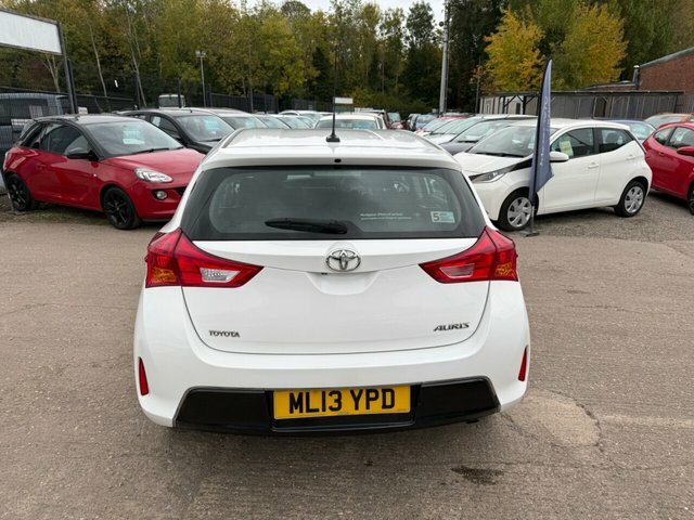 Toyota Auris 1.33 Dual Vvt-i Icon Hatchback E White #4