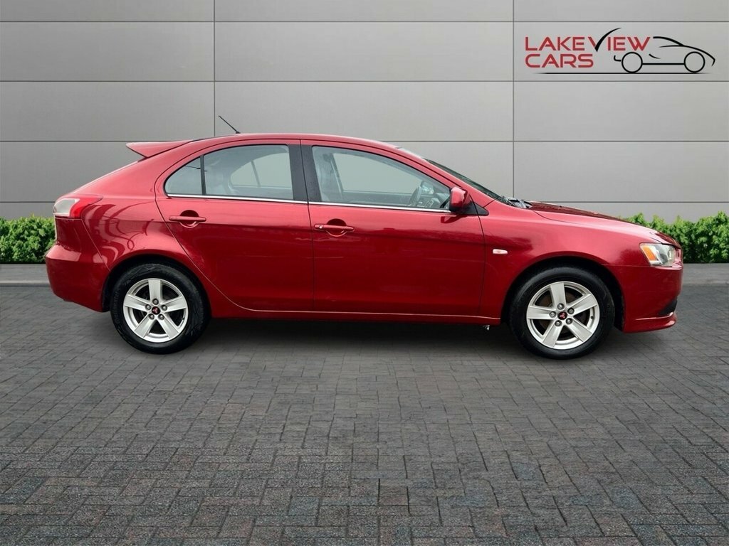 Mitsubishi Lancer 1.5L Juro Red #4