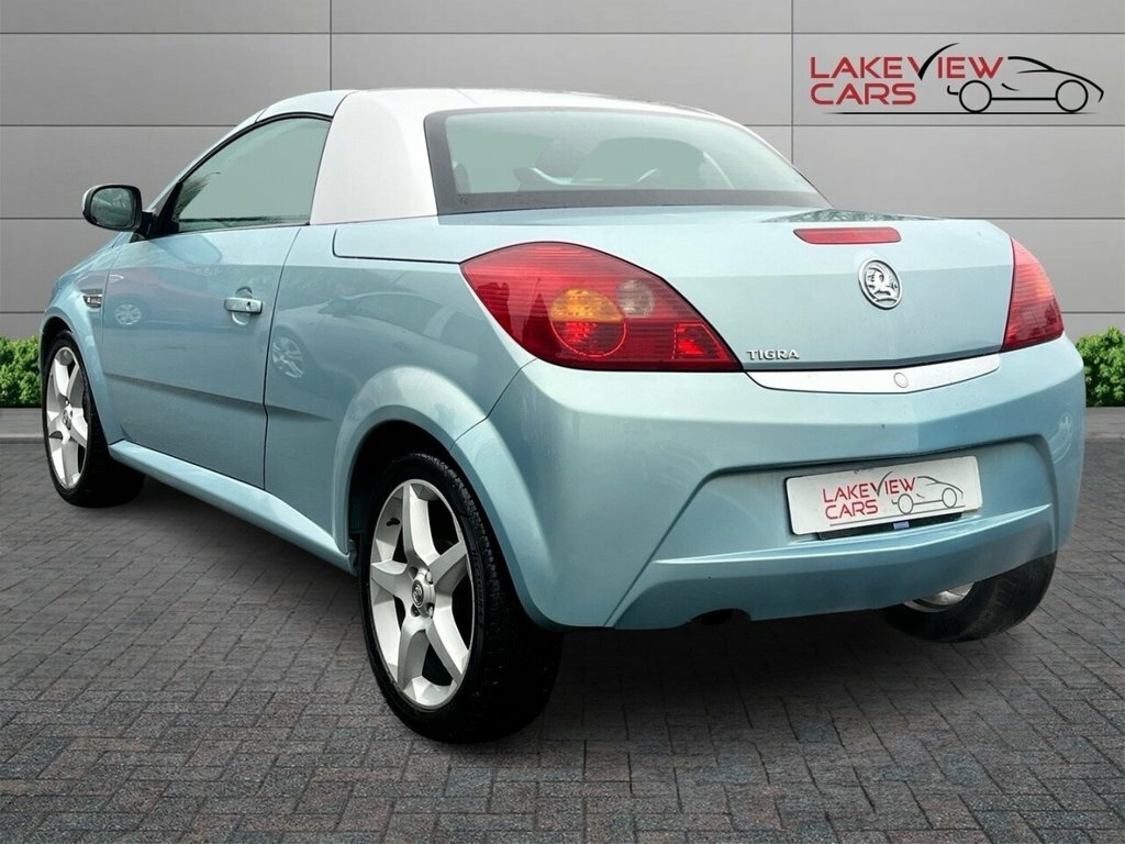 Vauxhall Tigra 1.4L Exclusiv Silver #2