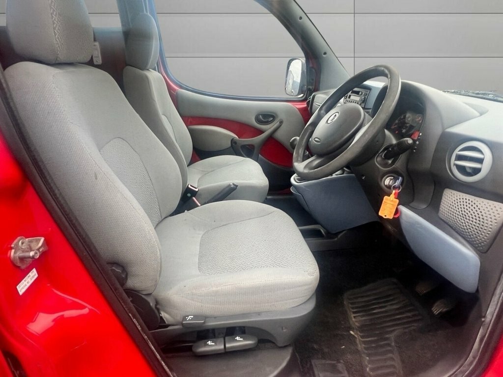Fiat Doblo 1.3L Active YN54XZK Red #3