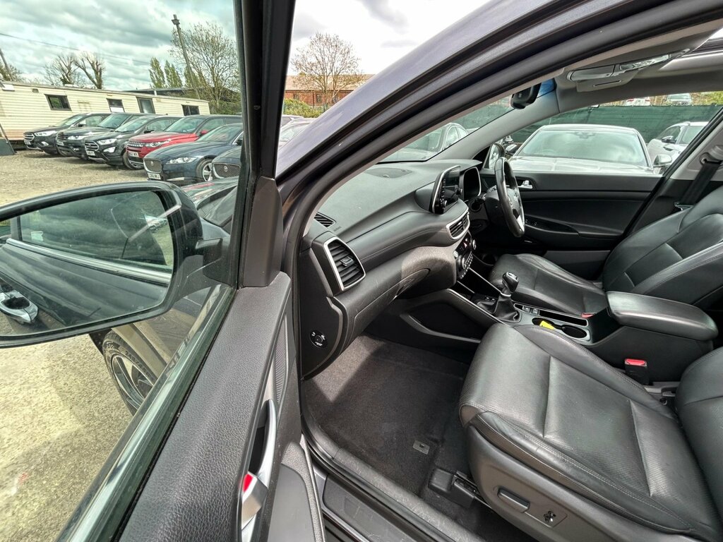 Hyundai Tucson 1.6 Crdi Premium Se Euro 6 Ss GK68MVF Grey #3
