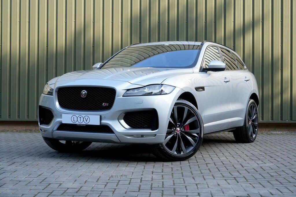 Jaguar F-Pace 3.0 D300 V6 First Edition Awd Euro 6 Ss Silver #3