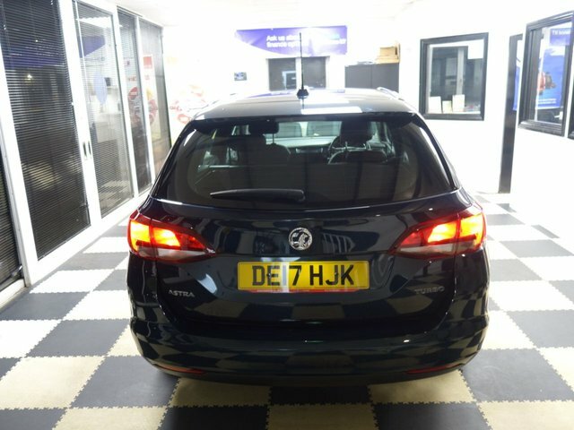 Vauxhall Astra Turbo Elite Sports Tourer DE17HJK Green #6
