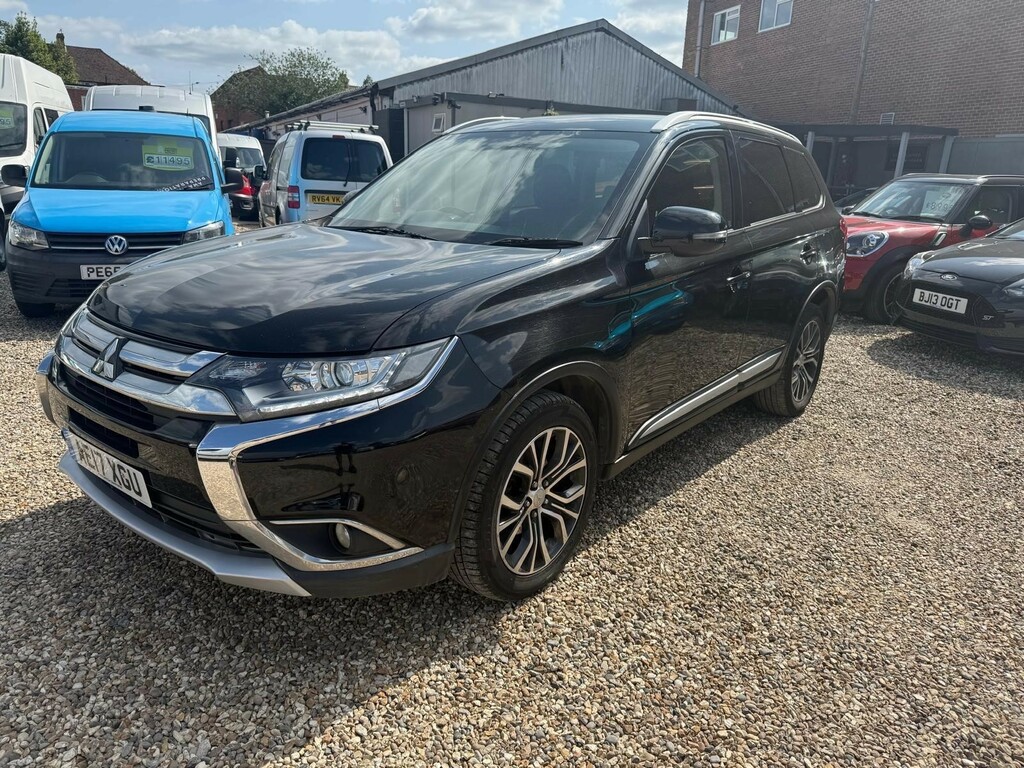 Mitsubishi Outlander 2.2 Di-d 3 4Wd Euro 6 AE17XGU Black #3