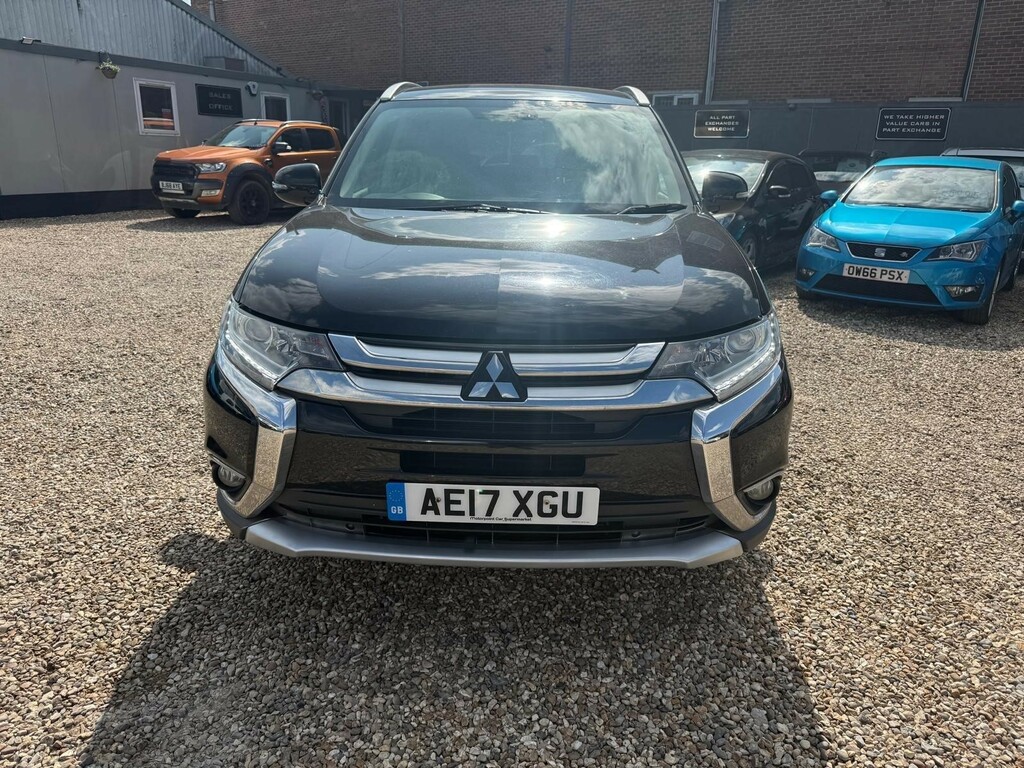 Mitsubishi Outlander 2.2 Di-d 3 4Wd Euro 6 AE17XGU Black #2