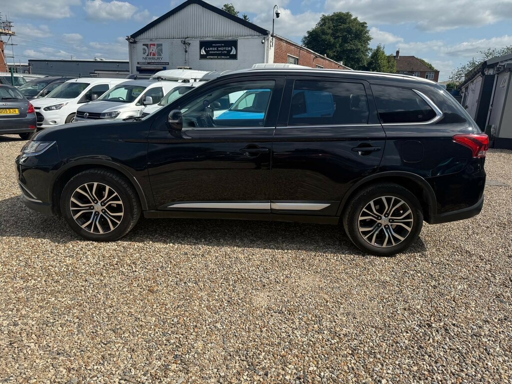 Mitsubishi Outlander 2.2 Di-d 3 4Wd Euro 6 AE17XGU Black #4