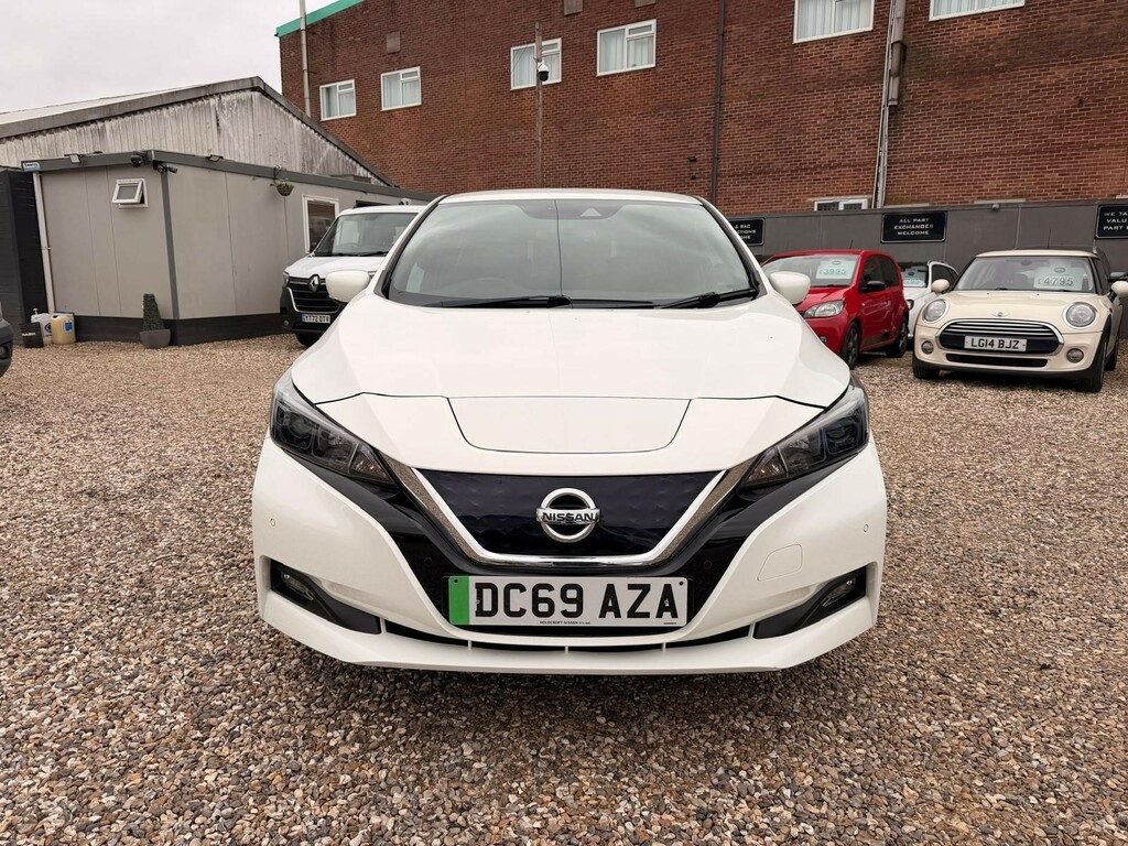 Nissan Leaf 40Kwh N-connecta White