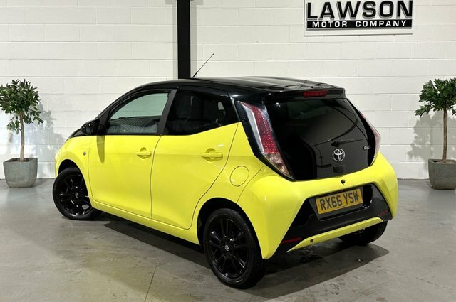 Toyota Aygo 1.0 Vvt-i X-cite 3 Yellow Bi-tone Hatchback Pe Yellow #4