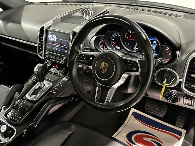 Porsche Cayenne 3.0 Td V6 Platinum Edition Suv Tiptroni White #2