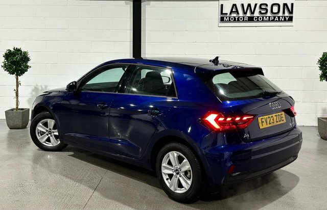 Audi A1 1.0 Tfsi 30 Technik Sportback Eu Blue #4