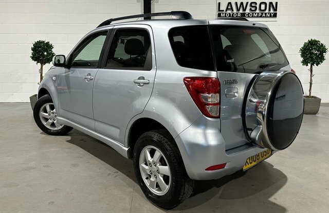 Daihatsu Terios 1.5 Se Suv 201 G Km 103 Bhp Silver #5