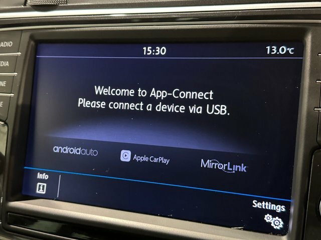 Volkswagen Tiguan 2.0 Tdi Bluemotion Tech Se Suv E White #3