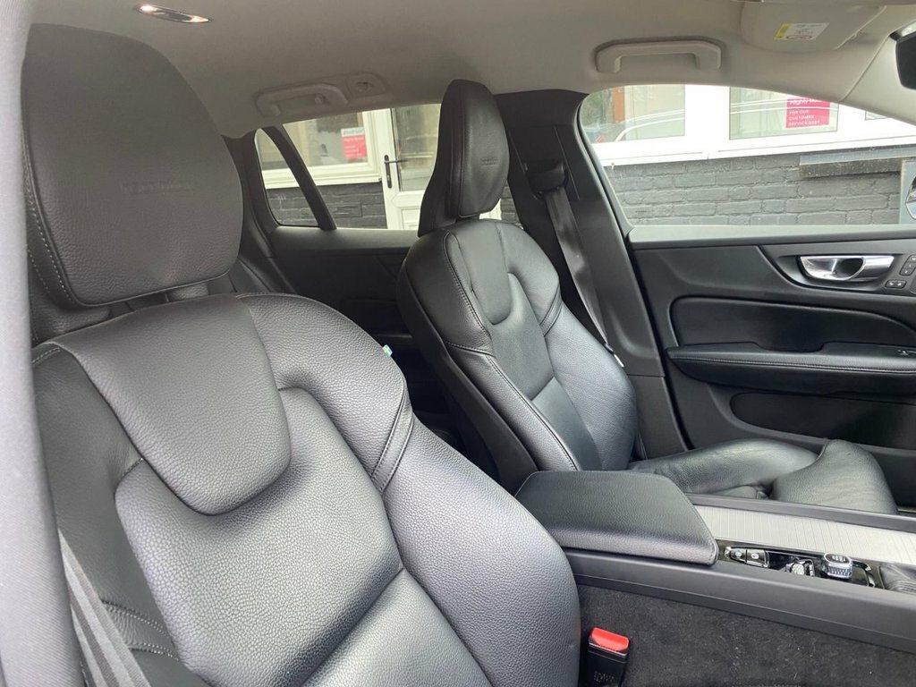 Volvo V60 2L Inscription FJ68KDF Black #2