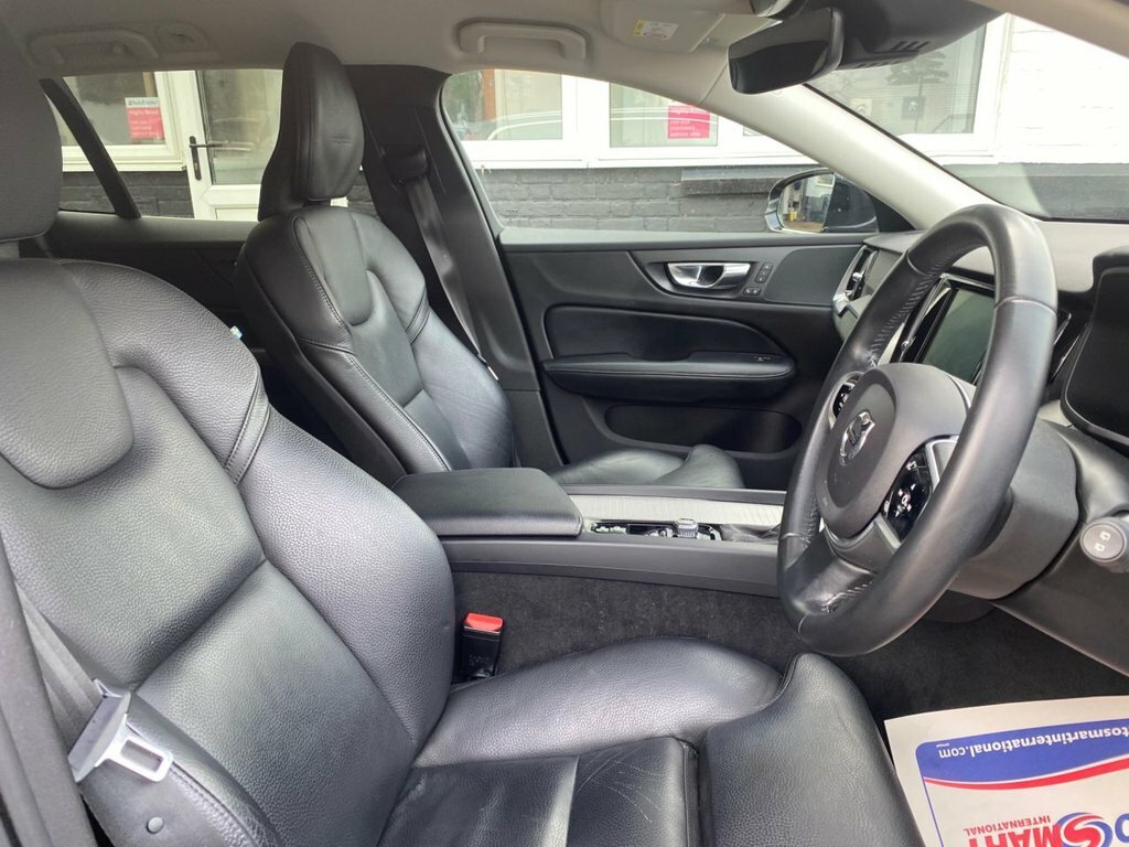 Volvo V60 2L Inscription FJ68KDF Black #3