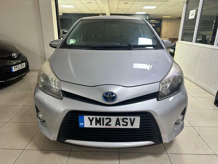Toyota Yaris 1.5 Vvt-h T4 Cvt Euro 5 Silver