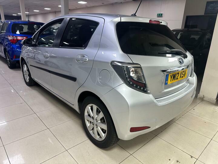 Toyota Yaris 1.5 Vvt-h T4 Cvt Euro 5 Silver #5