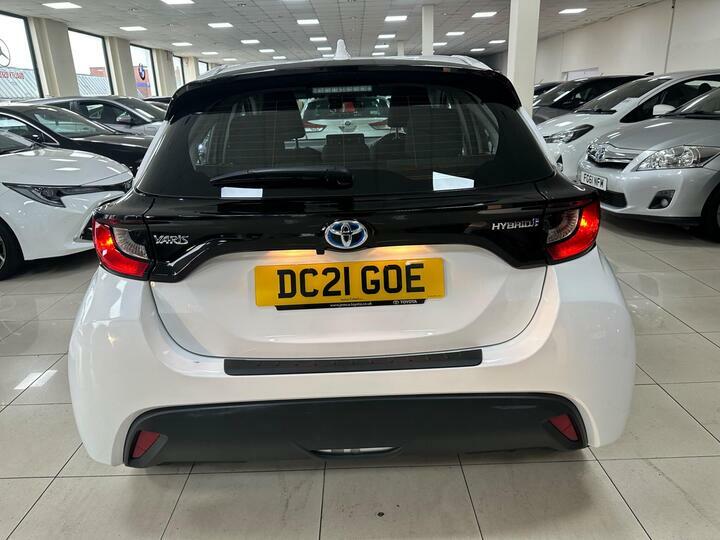 Toyota Yaris 1.5 Vvt-h Icon E-cvt Euro 6 Ss DC21GOE White #4