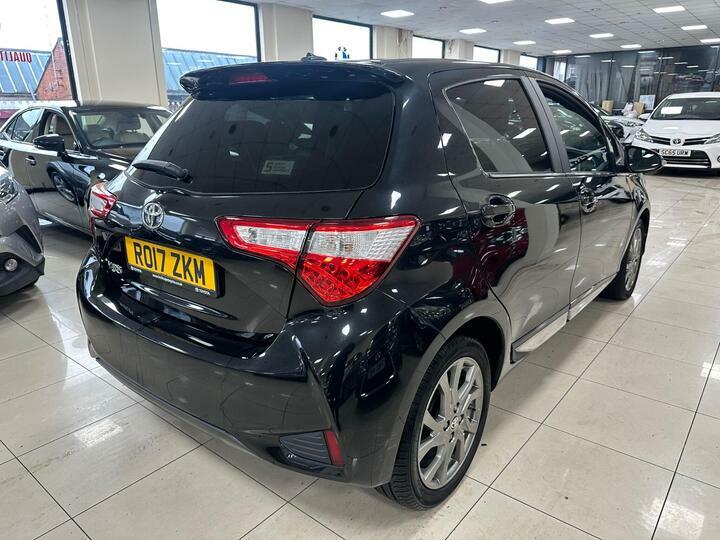 Toyota Yaris 1.5 Vvt-i Excel Euro 6 RO17ZKM Black #3