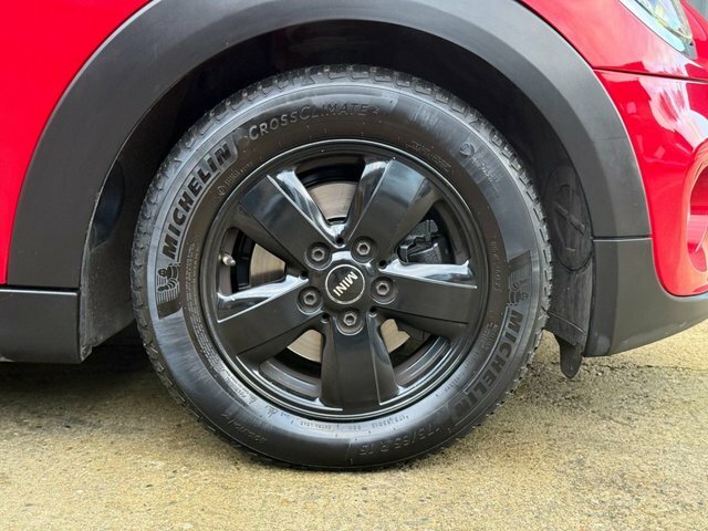 Mini Hatch 1.5 Gpf Hatchback GY68GGF Red #4