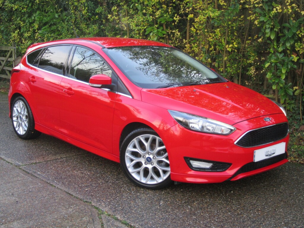 Ford Focus Hatchback 1.0 T Ecoboost Zetec S 201616 Red