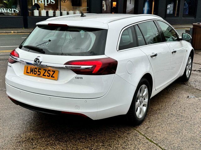 Vauxhall Insignia Estate LM65ZSZ White #5
