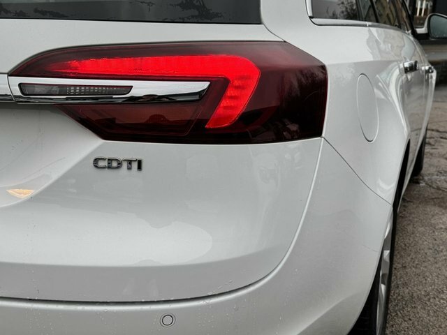Vauxhall Insignia Estate LM65ZSZ White #6