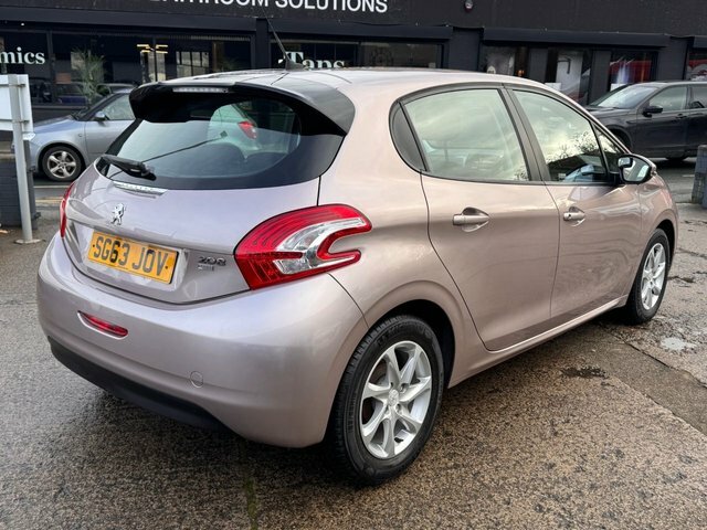 Peugeot 208 Hatchback Pink #5