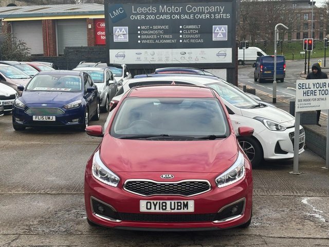 Kia Ceed Hatchback Red #5