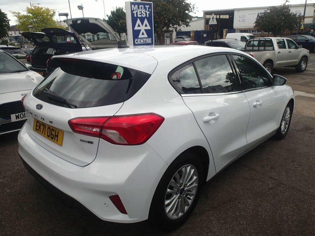 Ford Focus 1.0T Ecoboost Mhev Titanium Edition Hatchback EK71OGH White #3