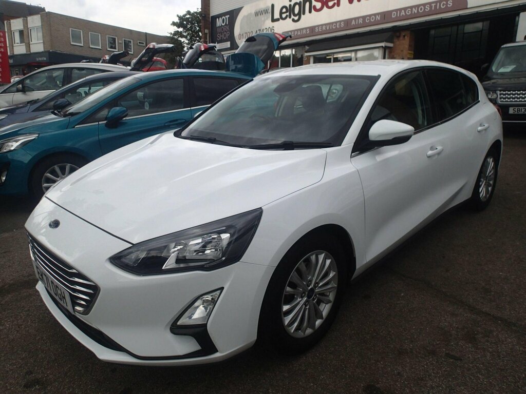 Ford Focus 1.0T Ecoboost Mhev Titanium Edition Hatchback EK71OGH White #2