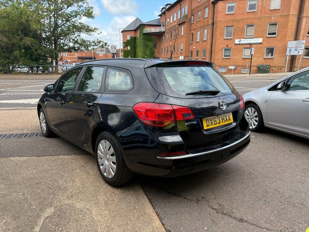 Vauxhall Astra 1.6 16V Exclusiv DX63HXA Black #6