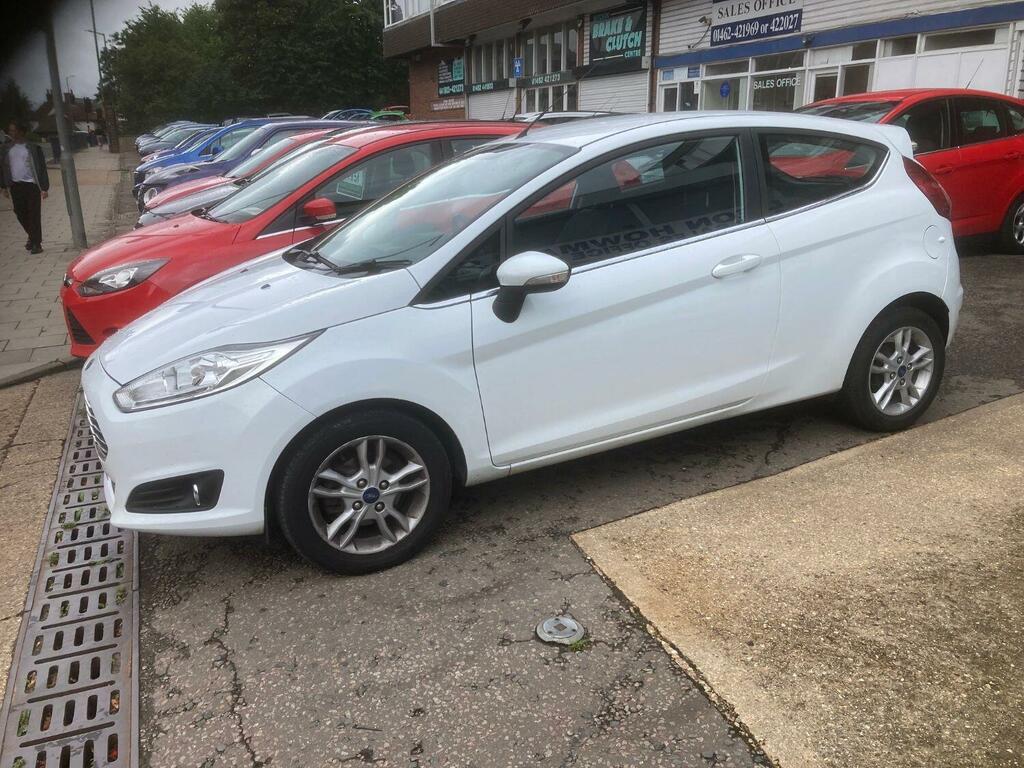 Ford Fiesta 1.3 Zetec SA16YWX White #4