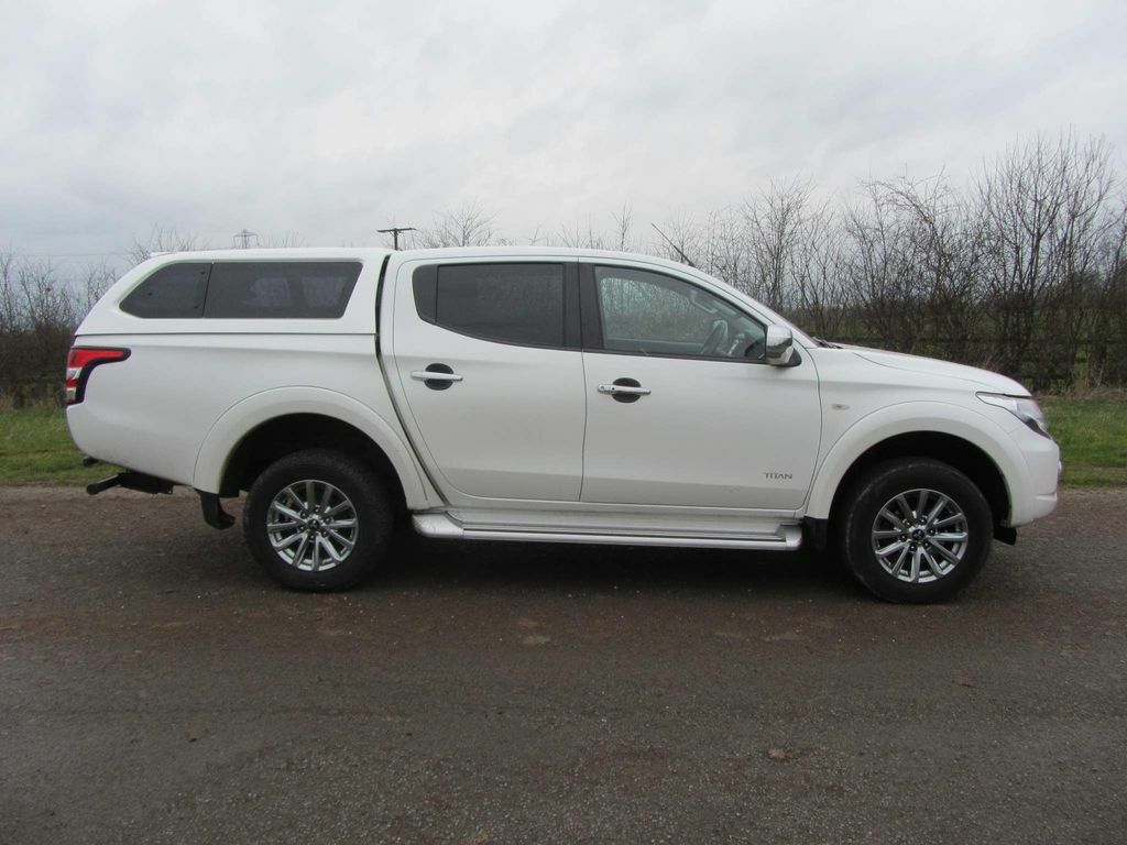 Mitsubishi L200 2.4 Di-d Dc Titan 4Wd Euro 6 White