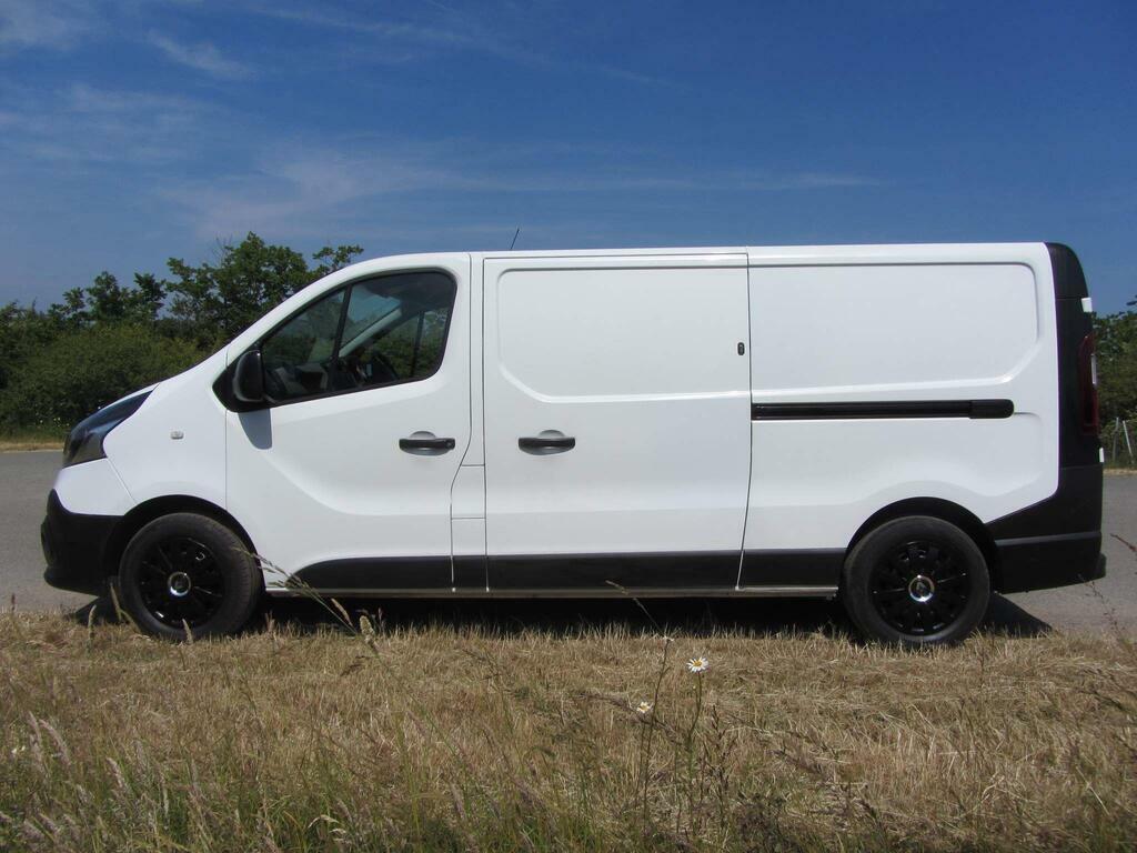 Renault Trafic 1.6 Dci 29 Business Lwb Standard Roof Euro 6 White