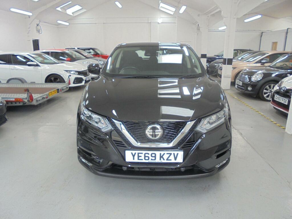 Nissan Qashqai 1.3 Dig-t Acenta Premium Sat Nav YE69KZV Black #3