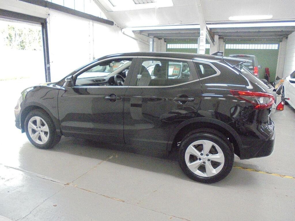 Nissan Qashqai 1.3 Dig-t Acenta Premium Sat Nav YE69KZV Black #5