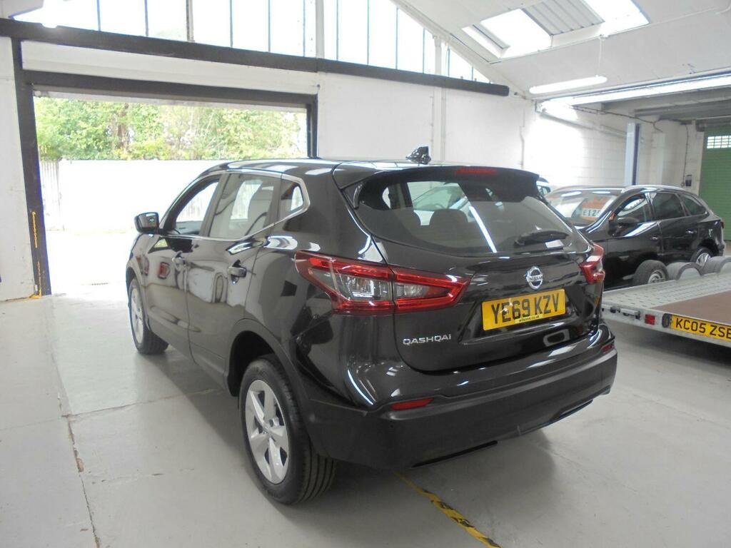 Nissan Qashqai 1.3 Dig-t Acenta Premium Sat Nav YE69KZV Black #6
