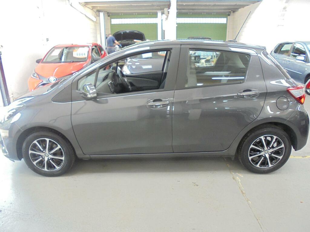 Toyota Yaris 1.5 Vvt-i Icon Tech Dsat Nav Grey #5