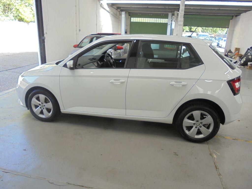 Skoda Fabia 1.0 Tsi Se LF68YFE White #5