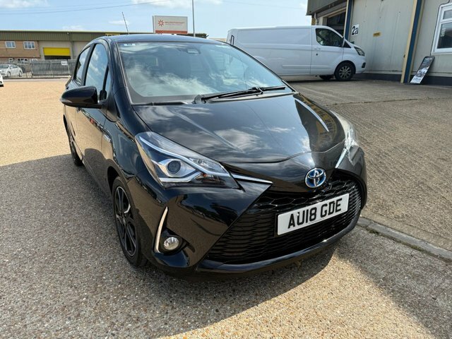 Toyota Yaris Vvt-h Design Hatchback AU18GDE Black #2